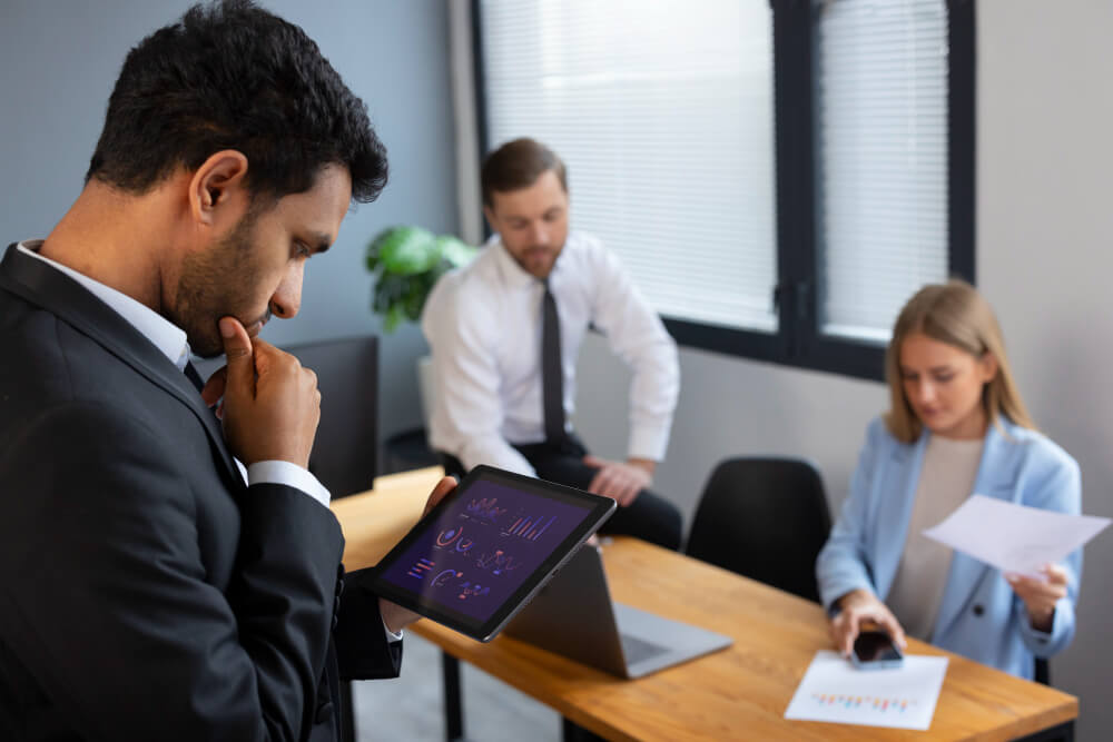 When Basic Changes Cost a Fortune: The Extensibility Problem in Association Software